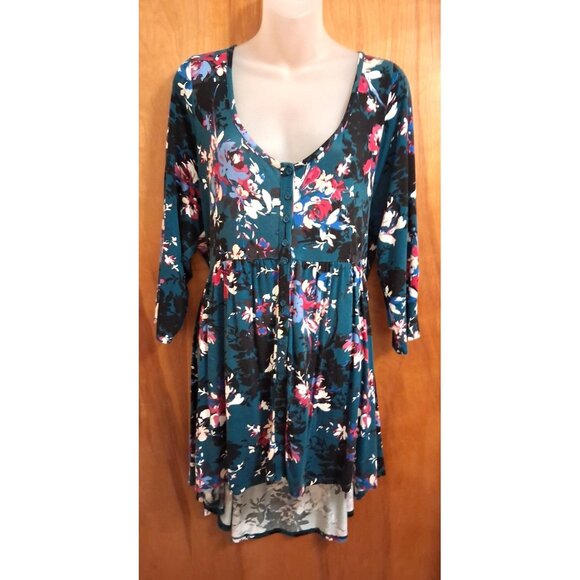 Torrid womens Top Dark Green Floral Hi-Lo Button-Front Rayon size 1X - Picture 1 of 5